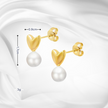 Estrella - Heart pearl stud earrings